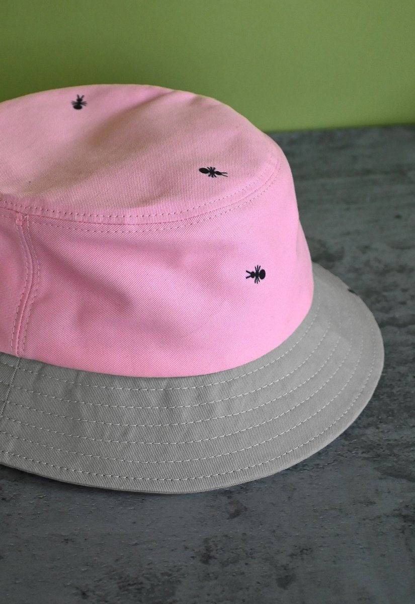 HO HOS HOLE IN THE WALL - "Ants on Your Hat" bucket hat ▲Pink▼Grey